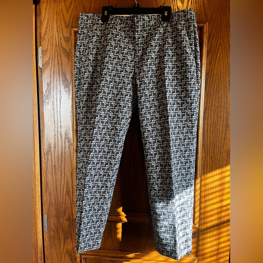 Stylish Navy and White Women’s Cropped Pants